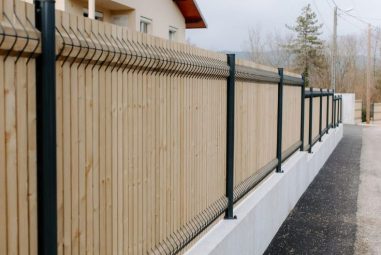 Horganyzott oszlopok – tartós megoldás a kerítéshez