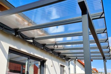 Olcsó megoldás sok fényre: a polikarbonát bordáslemez előnyei